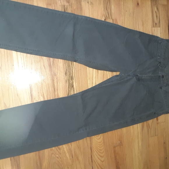 Levis - Picture 3 of 3